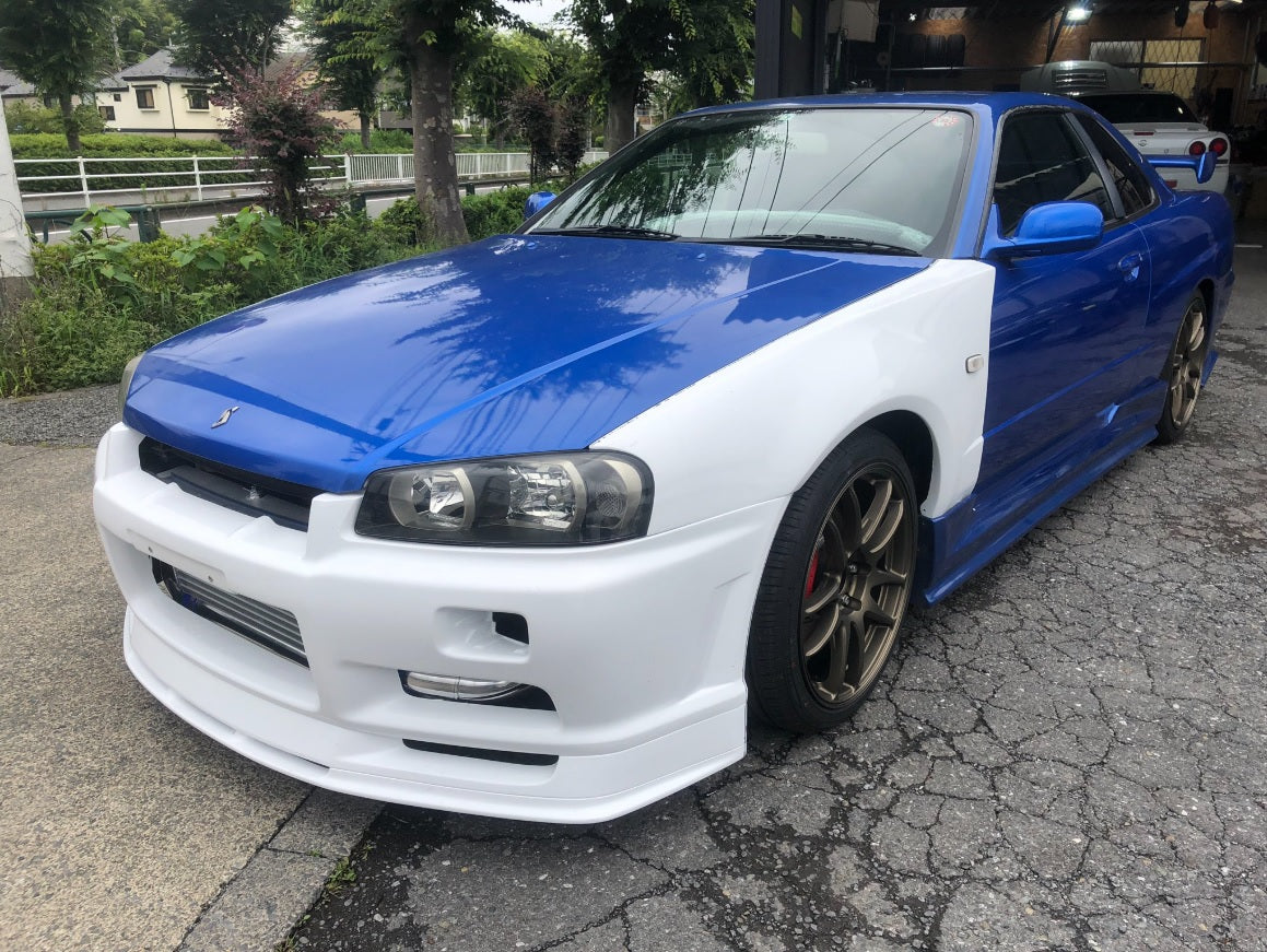 AeroLuxe 98-02 Nissan Skyline R34 25GT/GTT Spec-URS FRP Front Bumper