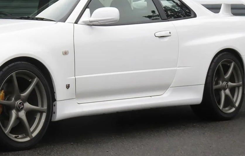 AeroLuxe 98-02 Nissan Skyline R34 Spec-GTR 2 Piece FRP Side Skirts
