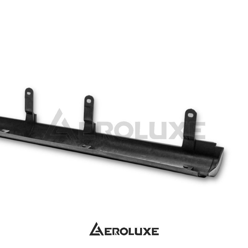 AeroLuxe 99-02 Nissan Skyline R34 GTR Spec-R Poly Side Skirts (PRE-ORDER)