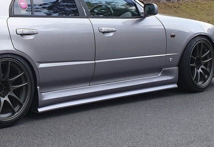 AeroLuxe R34 Sedan Spec-GTR FRP Side Skirts